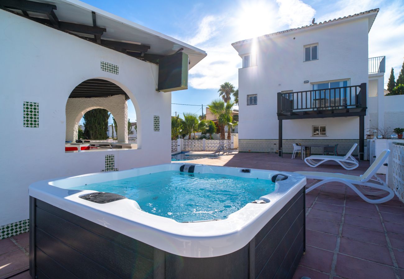 Villa a Nerja - Villa Mauri Private Pool by Casasol